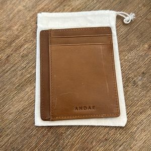 Andar card holder